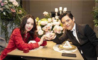 美女请客吃瓜图片,美女邀约共享欢乐时光