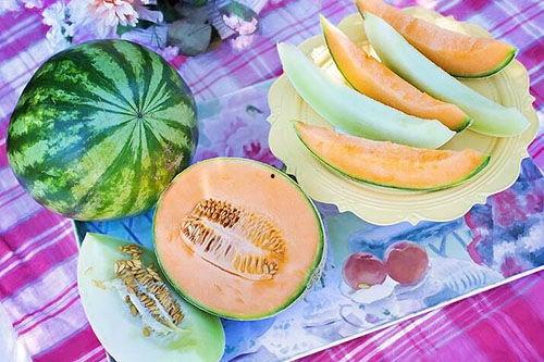 梦见看别人吃瓜,揭秘“看别人吃瓜”背后的寓意