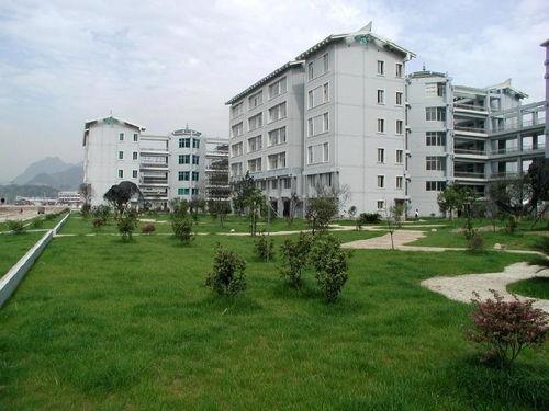 黔南民族师范吃瓜,吃瓜群众眼中的校园生活剪影