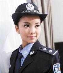 警花张聿渝吃瓜