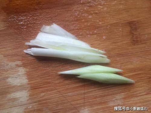 吃角瓜去皮吗,去皮还是不去皮？营养与健康的秘密解析