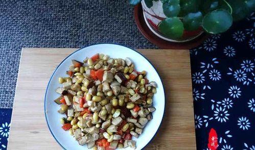 用饭勺吃瓜,创意美食新体验