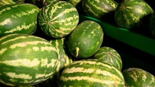 保定曲阳吃瓜事件,一场网络热议背后的真相与反思