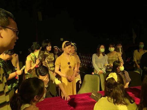 吃瓜路人街坊,揭秘街头巷尾的热辣话题