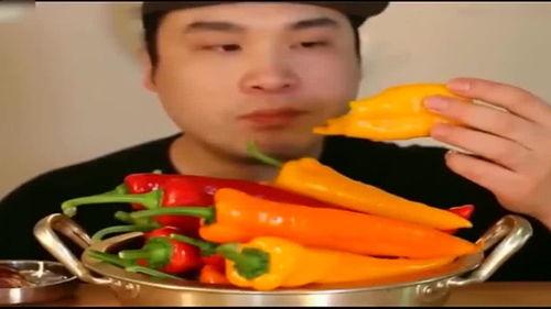 韩国胖哥吃蜜瓜,甜蜜对决引网友热议