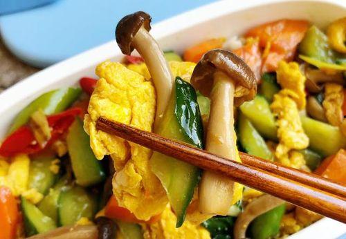 减脂期吃瓜尖怎么吃,科学吃瓜，轻松瘦身