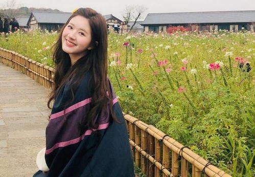 女主只吃瓜,独享瓜果，笑傲江湖